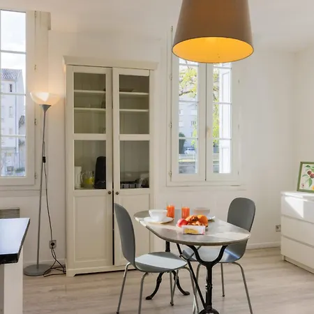 T2 Lumineux Avec Vue Degagee Proche Canal * Carcassonne